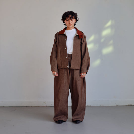 LA VESTE V—4