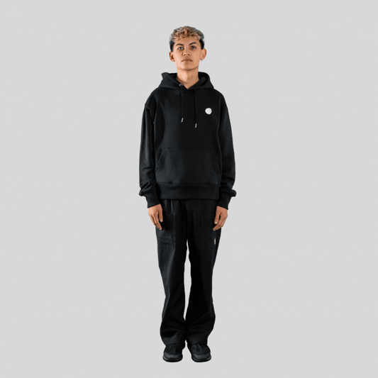 LE PULL À CAPUCHE DE CONFORT noir
